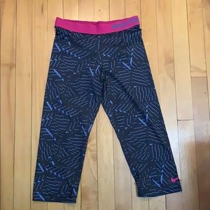 Nike crop workout leggings